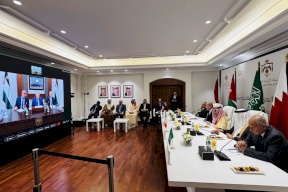 الرئيس يجتمع مع اللجنة الوزارية العربية الإسلامية