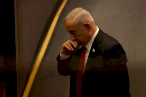 كاتب إسرائيلي: نتنياهو لن يغادر قبل تدمير إسرائيل