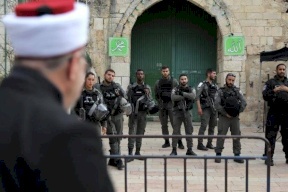 الاحتلال يواصل قمعه في القدس ويغلق المقدسات ويُصعّد القيود والحصار