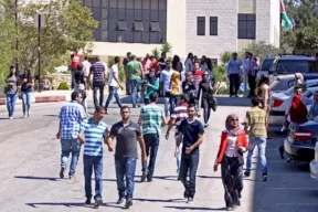 إسرائيل تقر مشروع قانون يمنع توظيف المعلمين الذين درسوا في جامعات فلسطينية