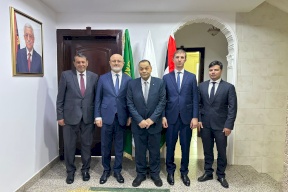 السفير شلبي يجري لقاءات دبلوماسية في جدة لتعزيز الدعم الإنساني لفلسطين