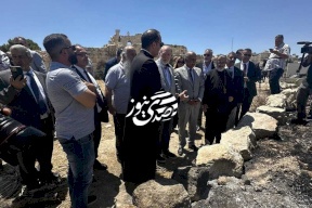 هاكابي خلال زيارته الطيبة: تدنيس مكان مقدس هو عمل إرهابي وجريمة وندعو لفرض عقوبات قاسية على مرتكبيها