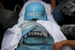 The occupation continues its crimes against journalists: 739 violations and 33 martyrs during the first half of 2025