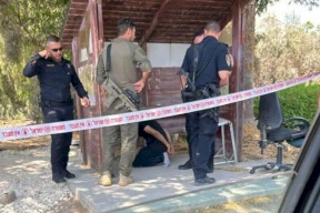 Occupation Arrests a Young Man at Anab Checkpoint East of Tulkarem