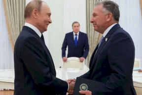 Avant la fin du "délai Trump".. Poutine reçoit Whitkoff à Moscou