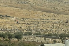 الاحتلال يبدأ بشق شارع استيطاني في حزما شمال شرق القدس
