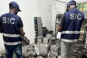 الإنتربول يضرب شبكات الاحتيال الرقمي بأفريقيا ويوقف المئات