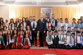 ولي العهد المغربي الأمير مولاي الحسن يستقبل الأطفال المقدسيين بالقصر الملكي بتطوان