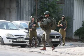 اقتحام قلقيلية وحظر تجول في حي كفر سابا وتحويل منزل لثكنة عسكرية (فيديو)