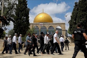 Settlers Storm Al-Aqsa Mosque