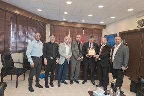 תמונות: משלחת פלסטינית מבקרת במוסד הצרכני האזרחי לחיזוק שיתוף פעולה והחלפת ניסיון