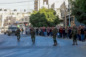 فيديو: قوات الاحتلال تشن حملة اعتقالات واسعة في طولكرم