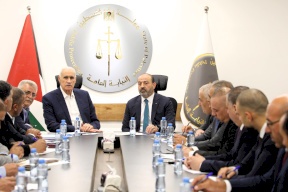 النيابة العامة ومجلس المحافظين يعقدان اجتماعاً تنسيقياً موسعاً لتعزيز سيادة القانون وتطوير آليات العمل المشترك