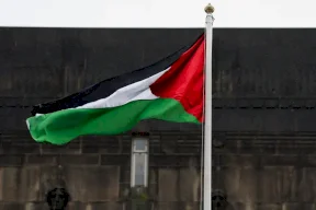 سفارة فلسطين لدى العراق توزع منحة "بدل إيجار" على 300 عائلة من اللاجئين
