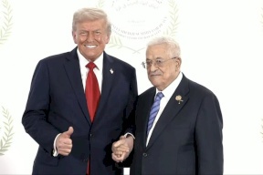 صافح الرئيس ووصفه بـ "صوت فلسطين".. ترمب بعد التوقيع على اتفاق غزة: هذه الصفقة هي الأعظم على الإطلاق