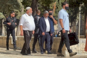 בן גביר פורץ לחצרות מסגד אל-אקצא