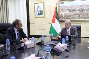 مصطفى يبحث مع رئيس لجنة الدفاع في البرلمان الألماني آخر المستجدات