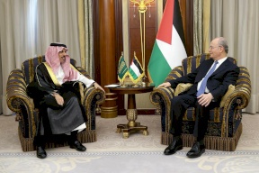 مصطفى يبحث مع وزير الخارجية السعودي آخر المستجدات