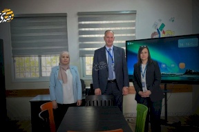 بنك الإسكان يتبرع لإنشاء مكتبة رقمية نموذجية لمدرسة بنات العامرية في بيت لحم