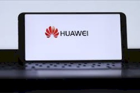 المفوضية الأوروبية تبحث عن سبل لإجبار الاتحاد الأوروبي على التخلص من شركتي هواوي وزد تي إي