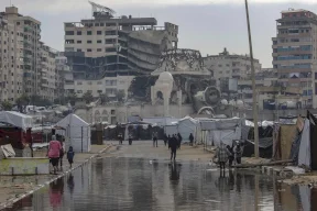 Tents in Gaza Flooded by Rain Amid Ongoing Israeli Violations