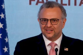 מסעד פולס.. האם יצליחו עסקאותיו האפריקאיות לייצר שלום?