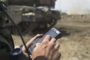 تشديد إسرائيلي على كبار الضباط بشأن الهواتف المحمولة