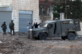 الاحتلال يجبر مواطنين على إخلاء منازلهم في حي الجابريات بمدينة جنين