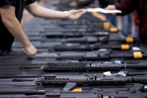 تقرير: مبيعات السلاح العالمية تقفز إلى 679 مليار دولار بفعل حربي غزة وأوكرانيا