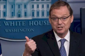 ترامب يلمح لاختيار مستشاره الاقتصادي لرئاسة الفيدرالي