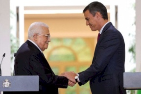 الرئيس عباس يلتقي رئيس وزراء إسبانيا ويؤكد على التزام فلسطين بالبرنامج الإصلاحي