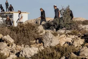 لوموند: إسرائيل تفرض نظاما غير مسبوق من الإرهاب في الضفة الغربية