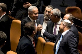 نتنياهو لأعضاء في ائتلافه الحكومي بشأن قانون التجنيد: إجراء الانتخابات بهذا التوقيت سيكون خطأ