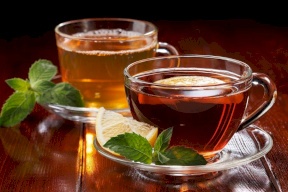 أيهما أفضل لتعزيز نمو الشعر.. الشاي الأخضر أم الأسود؟