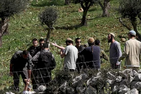 Two Injured in Settler Attack on Marj Sia Between Al-Mughayer and Abu Flah Northeast of Ramallah