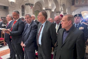 وزير الداخلية الأردني يشارك بقداس منتصف الليل في كنيسة المهد