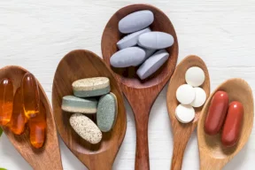 فيتامين C أم فيتامين D.. أيهما الأفضل لدعم المناعة وفق الدراسات الحديثة؟