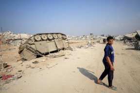 محملة بأطنان المتفجرات... كيف دمرت إسرائيل مدينة غزة بناقلات جند مدرعة؟