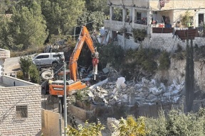 الاحتلال يواصل هدم منازل في مخيم نور شمس بطولكرم