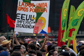 الرئيس الكولومبي: احتمال عملية عسكرية أميركية ضد كولومبيا بات تهديدا حقيقيا