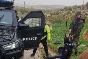 مسلحون متنكرون بزي جيش الاحتلال ينفذون سطواً على محل ذهب بالظاهرية (فيديو)