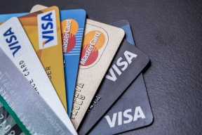 سقف فوائد بطاقات الائتمان يثير مخاوف البنوك