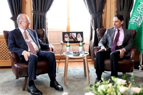 مصطفى يبحث مع وزير الخارجية السعودي آخر المستجدات وتنسيق المواقف المشتركة