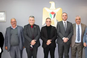 البنك الإسلامي الفلسطيني وسلطة الطاقة والموارد الطبيعية يبحثان تعزيز التعاون المشترك