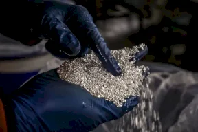 إمدادات الفضة تتجه لشح أكبر وسط إقبال الأفراد واستبعاد تراجع الأسعار