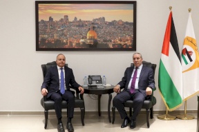 الشيخ يلتقي السفير المصري لدى فلسطين