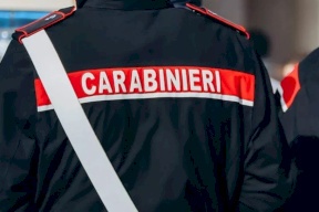 الكشف عن إجبار مستوطن لضابطين إيطاليين بالركوع تحت تهديد السلاح في رام الله