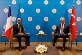 مباحثات تركية فرنسية حول الوضع في غزة غداة لقاء فيدان وفد «حماس» في أنقرة