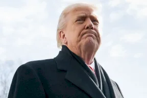 مقال ببلومبيرغ يحذر ترمب من "الغطرسة" مع إيران والانجرار وراء إسرائيل