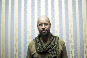 كاميرات أُطفئت واشتباك مباشر.. تفاصيل الساعات الأخيرة لسيف الإسلام القذافي